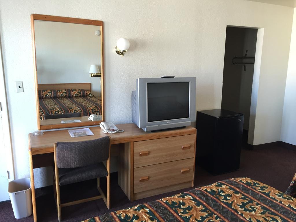 Ez 8 Motel Airporter Феникс Экстерьер фото