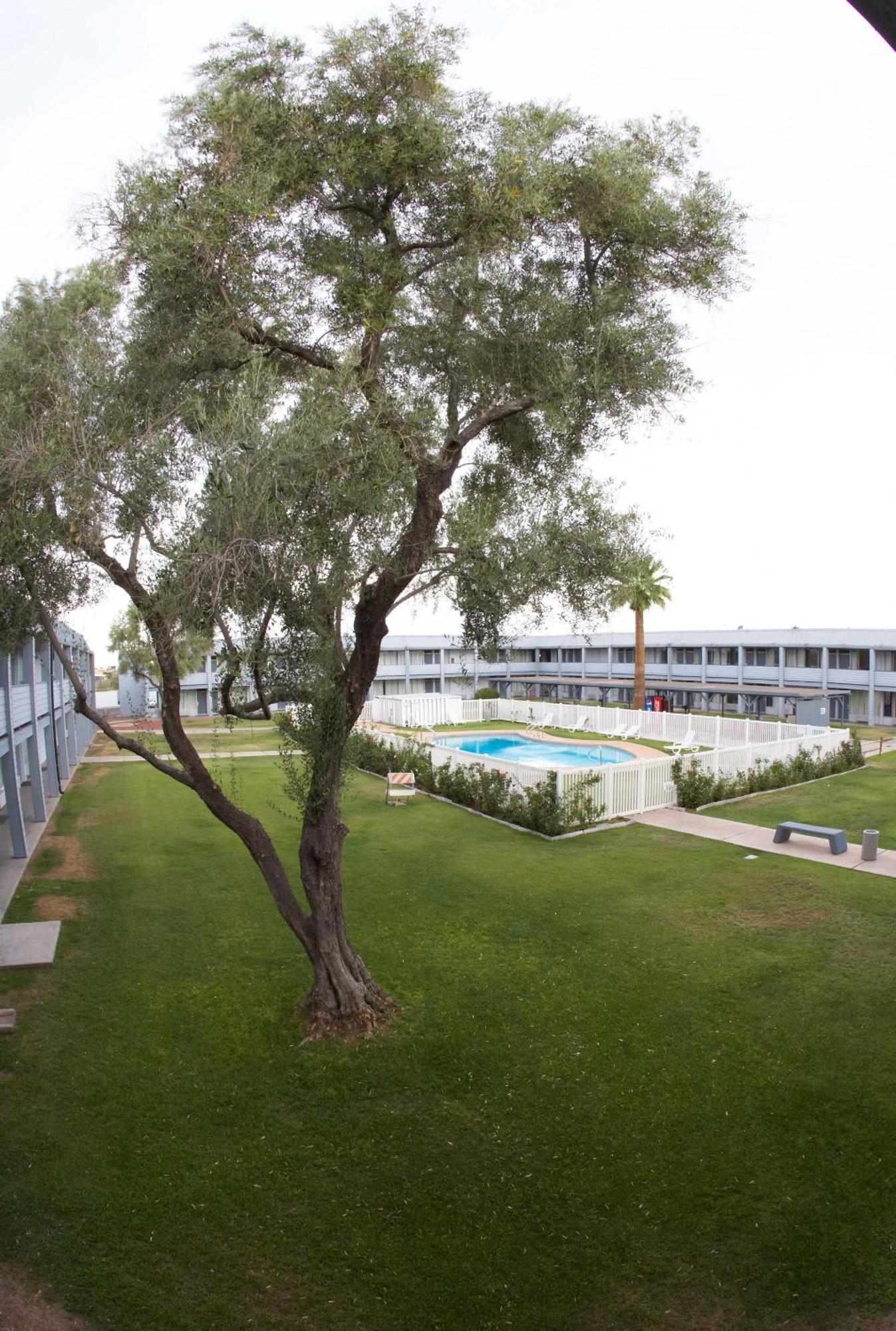 Ez 8 Motel Airporter Феникс Экстерьер фото