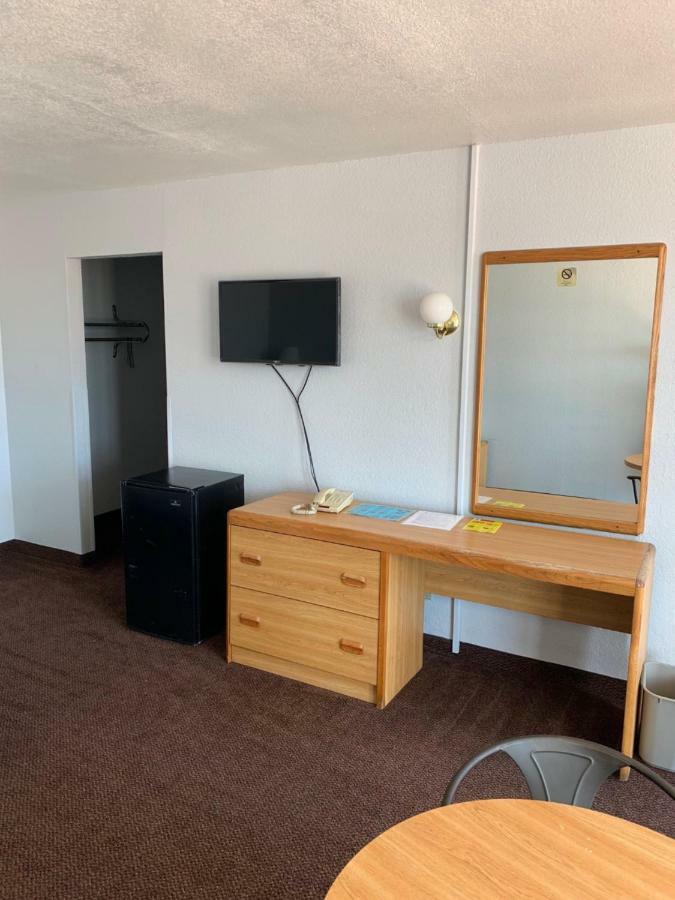 Ez 8 Motel Airporter Феникс Экстерьер фото